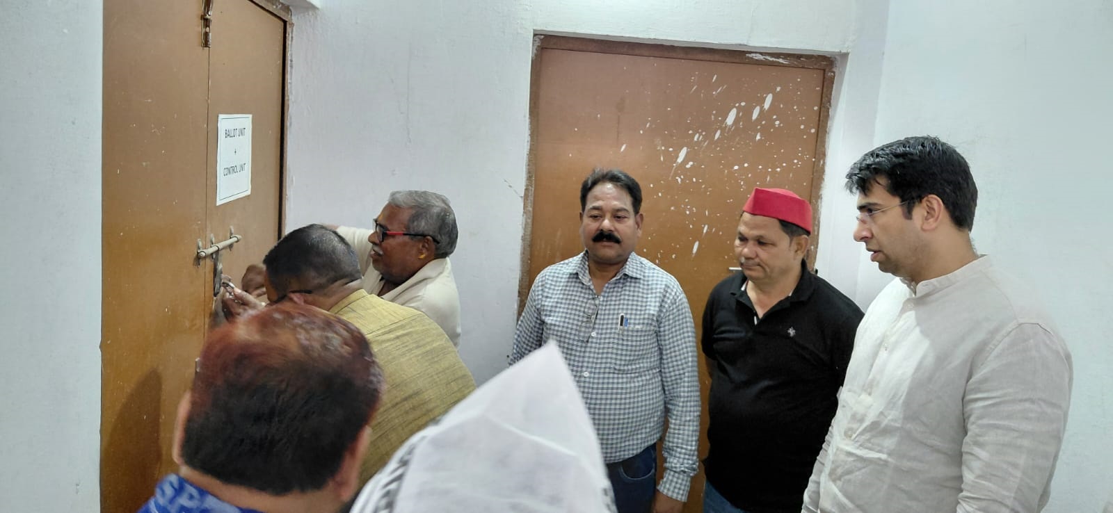 जिला निर्वाचन अधिकारी ने किया ईवीएम-वीवीपैट वेयरहाउस का त्रैमासिक निरीक्षण