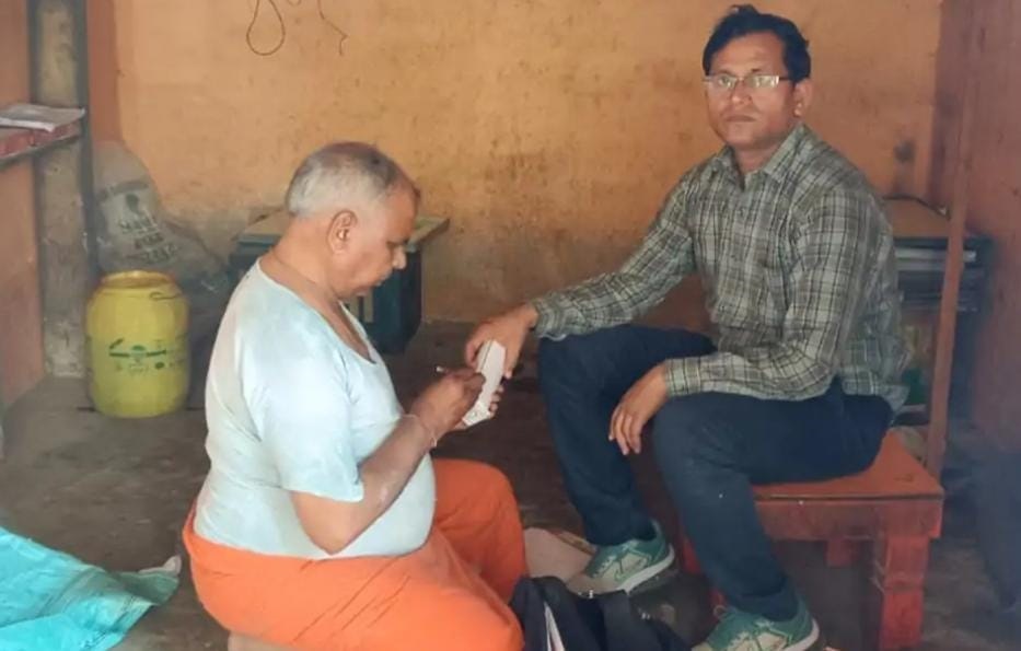 खाद्य सुरक्षा विभाग की टीम ने किया दुकानों का निरीक्षण ,मिठाई ,किराना के लिये सैम्पल