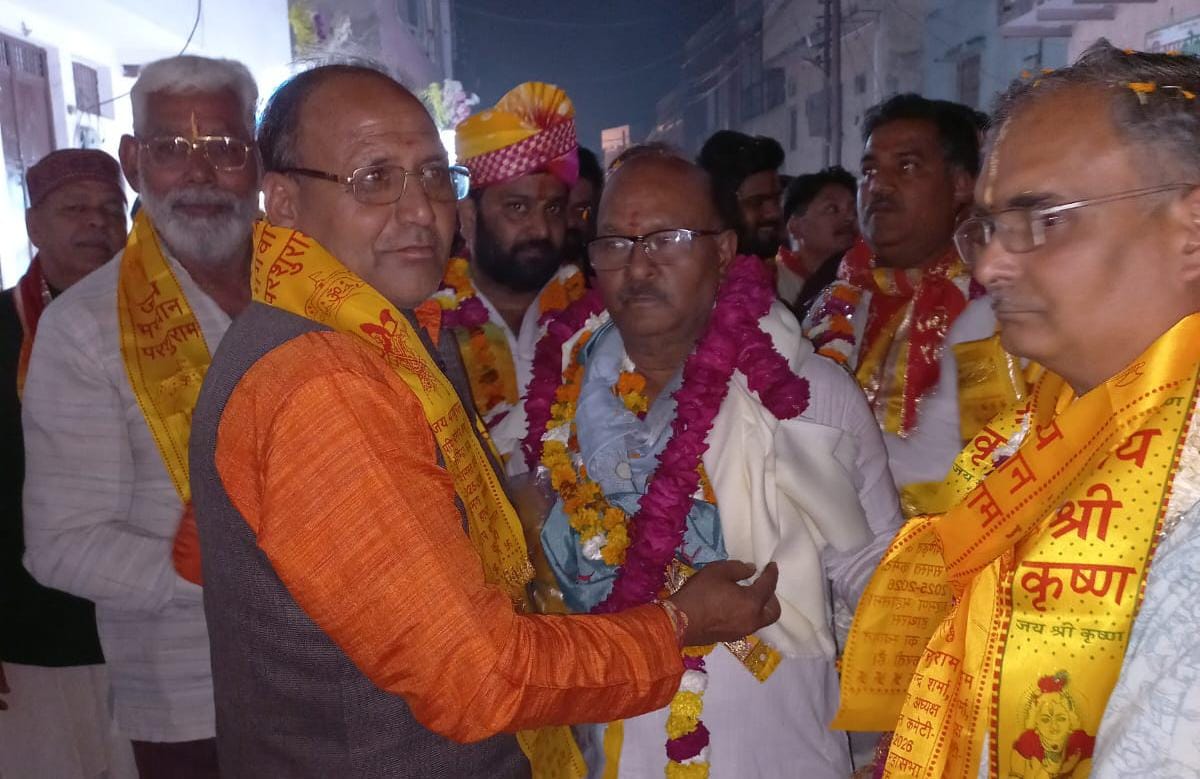 भगवान श्री परशुराम शोभा यात्रा के अध्यक्ष योगेन्द्र शर्मा उर्फ योगा पंडित का किया भव्य स्वागत