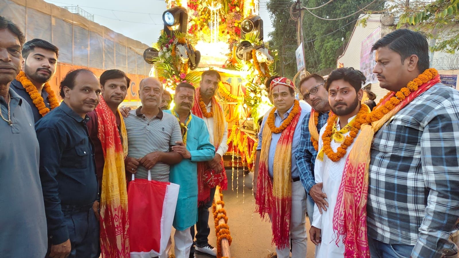 सासनी के 80वें ऐतिहासिक रथ महोत्सव मेले का भव्य शुभारंभ, डॉ. विकास शर्मा ने किया उद्घाटन
