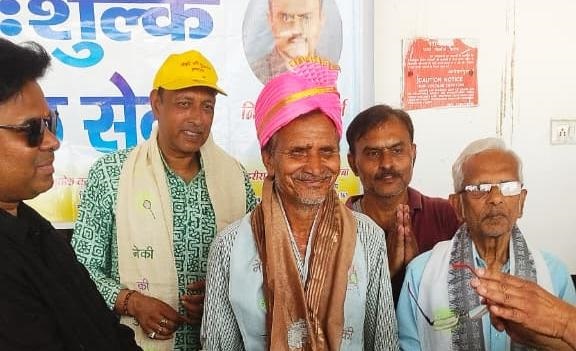 अक्षय तृतीया के शुभ अवसर पर नेकी की दुकान संस्था के द्वारा सिटी रेलवे स्टेशन पर मीठे जल वितरण की सेवा की गई