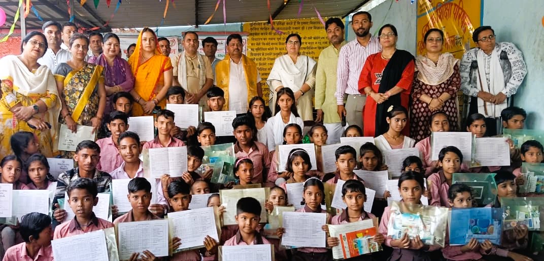 संविलियन विद्यालय सादाबाद में द्वितीय धूमधाम से मनाया गया वार्षिकोत्सव, प्रतिभाओं का हुआ सम्मान