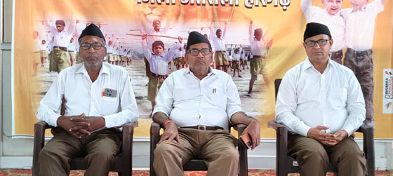 बाल कुंभ में राष्ट्रीय स्वयंसेवक संघ के विभाग सह प्रचार प्रमुख राज नारायण बोले-बालकों को साक्षात दर्शन देने यहां आते हैं भगवान