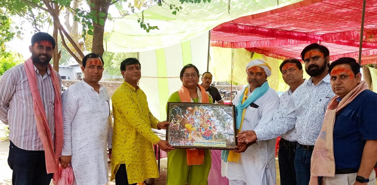 मुरसान ब्लॉक में सेवानिवृत्त शिक्षकों का सम्मान समारोह, सुंदरकांड पाठ के साथ दी गई विदाई