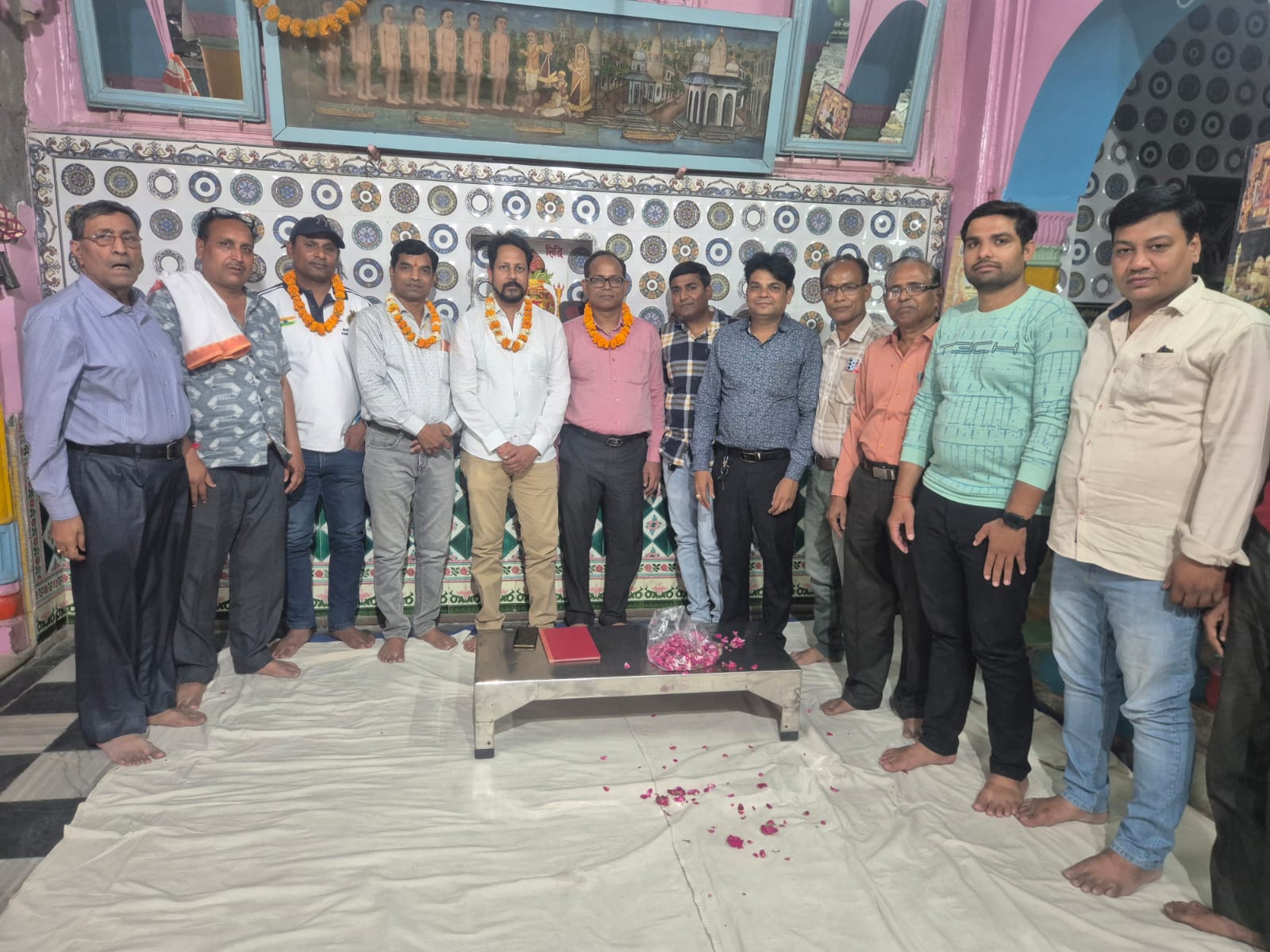 अखिल भारतवर्षीय  जैसवाल जैन सभा हाथरस कार्यकारिणी का गठन , इंजी. विवेक जैन-अध्यक्ष, शैलेन्द्र जैन- मंत्री, मोनू जैन-कोषाध्यक्ष, पुष्पांकर जैन-उपाध्यक्ष एवं अभिषेक जैन-मीडिया प्रभारी बने