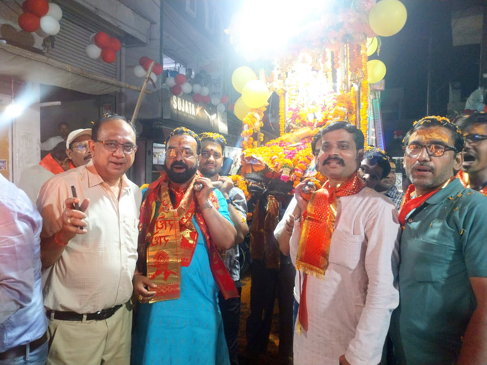 नगर में चहुँओर हो रही श्री हर हर महादेव की गूंज ,हाथरस नगर में धूमधाम से निकल रही बाबा श्री गोपेश्वर नाथ की पालकी शोभायात्रा