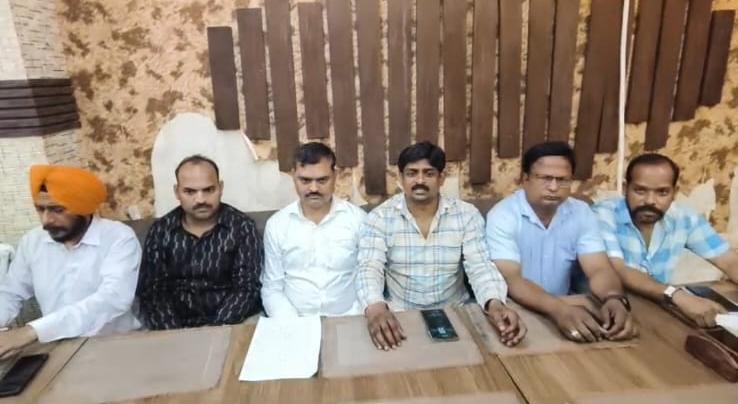 संविधान निर्माता, भारत रत्न डॉ. भीमराव अंबेडकर की जयंती पर 28 अप्रैल को हाथरस नगर में निकलेगी भव्य शोभायात्रा ,आधा दर्जन बैंड, डीजे, बाबा साहब के जीवन और उनकी कार्यशैली पर आधारित झांकियां होंगी आकर्षण