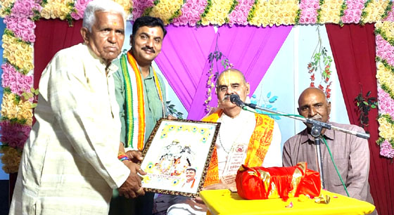 भागवत श्रवण से मनुष्य के जीवन में प्रेम, शांति और सदाचार का संचार होता है — उपेंद्रनाथ चतुर्वेदी महाराज