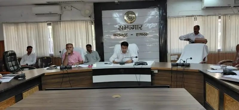जिलाधिकारी ने की एनएचएआई 509 आगरा अलीगढ़ राजमार्ग के निर्माण व विस्तारीकरण से संबंधित कार्यों की प्रगति की समीक्षा