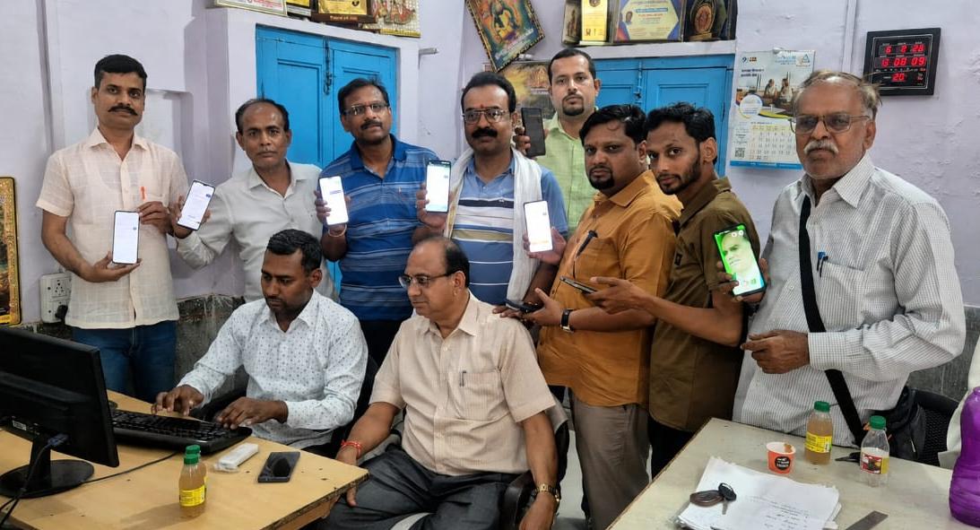 मीडिया डे पर प्रेस क्लब हाथरस के पत्रकारों ने की स्व-गणना, दिया जागरूकता का संदेश