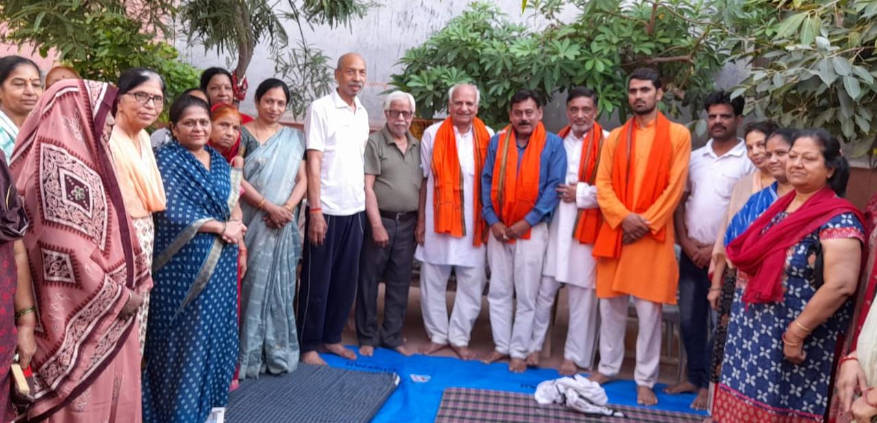 योग शिक्षक प्रशिक्षण शिविर का समापन, गुरुजनों का हुआ सम्मान