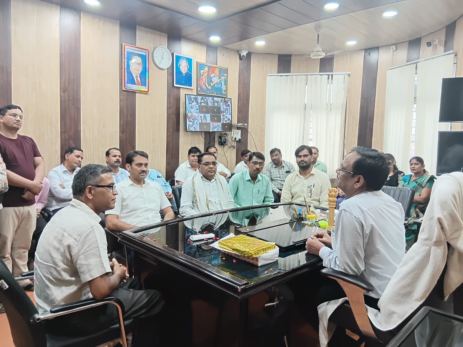 नवागत बीएसए का शिक्षक संघ ने किया भव्य स्वागत, शिक्षा गुणवत्ता सुधार पर दिया जोर
