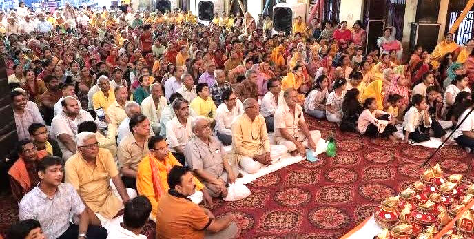 भगवान श्रीकृष्ण की बाल लीलाओं ने भक्तों को किया भाव-विभोर