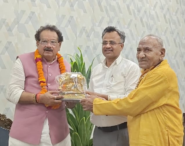 केंद्रीय मंत्री एसपी सिंह बघेल का एमडी हॉस्पीटल में हुआ भव्य स्वागत