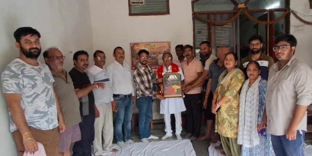 अग्निहोत्री फिजियोथेरेपी सेंटर पर उत्साहपूर्वक मनाया गया अंतरराष्ट्रीय योग दिवस