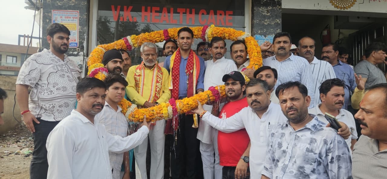 भाजपा प्रदेश मंत्री यतेन्द्र शर्मा के प्रथम बार सादाबाद आगमन पर हुआ भव्य स्वागत व अभिनंदन