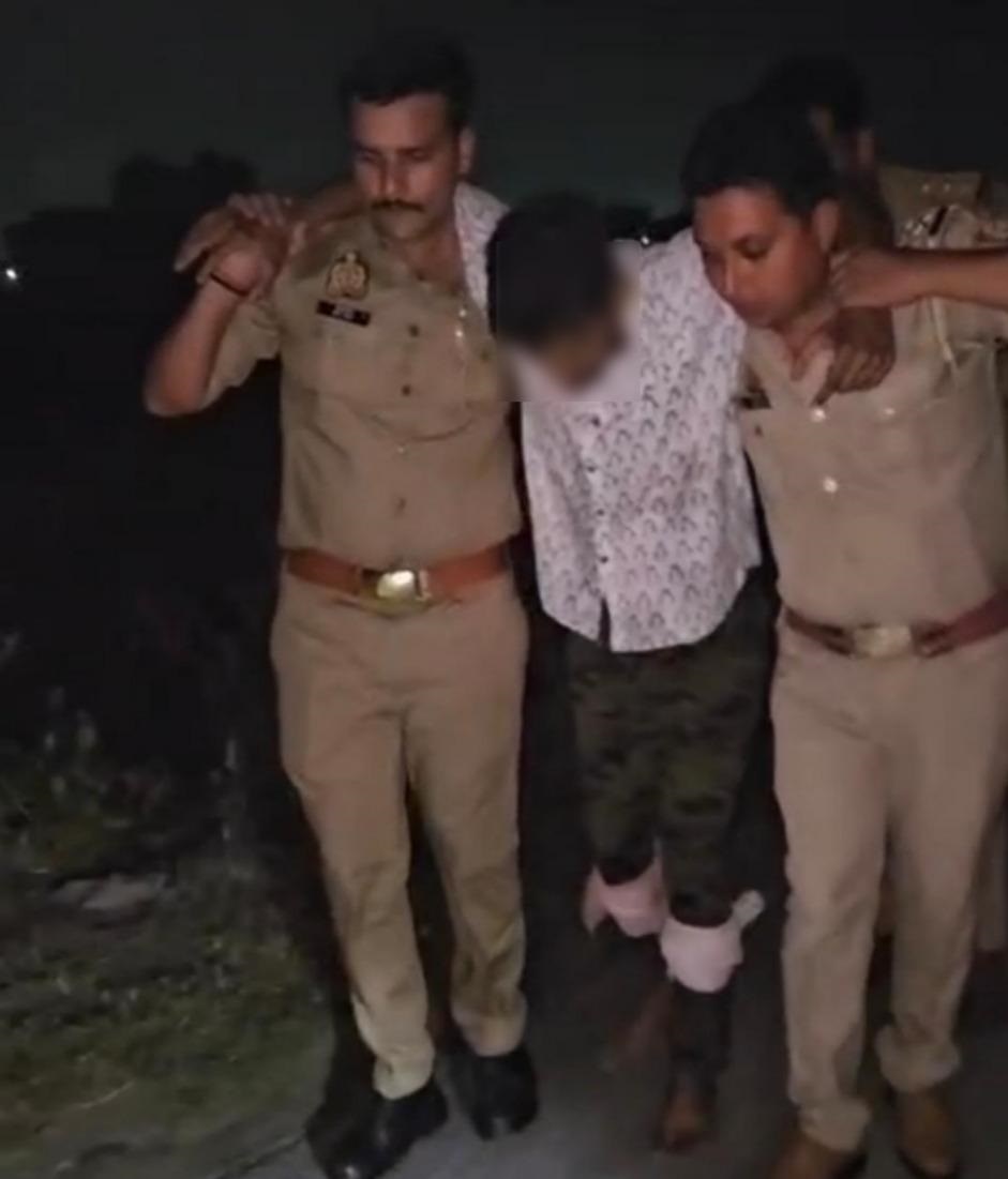 ₹25 हजार का इनामी शानू पुलिस मुठभेड़ में गिरफ्तार, दोनों पैरों में लगी गोली; तमंचा और बाइक बरामद