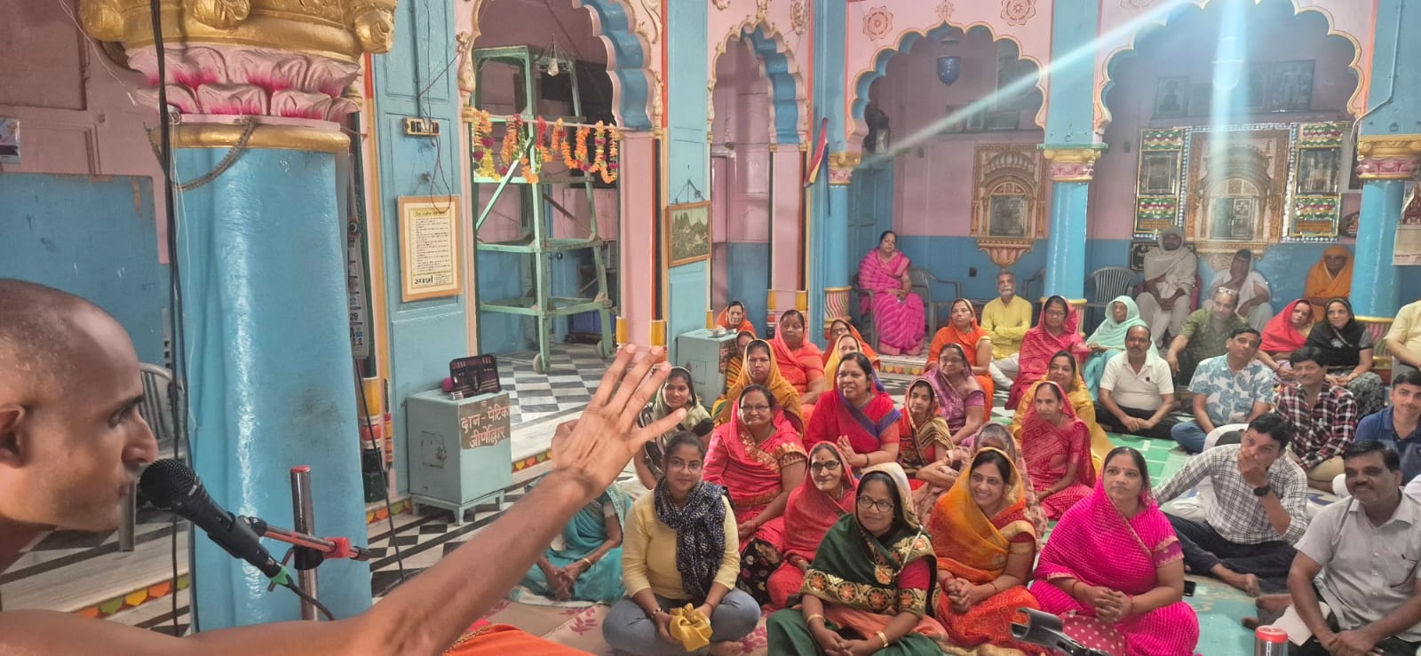 प्रवचन में जैन मुनि ने ‘ॐ’ के उच्चारण तथा 24 तीर्थंकरों के महत्व को बताया, 19 जुलाई को अलीगढ़ विहार करेंगे मुनि श्री, 21 जुलाई को होगा भव्य मंगल प्रवेश