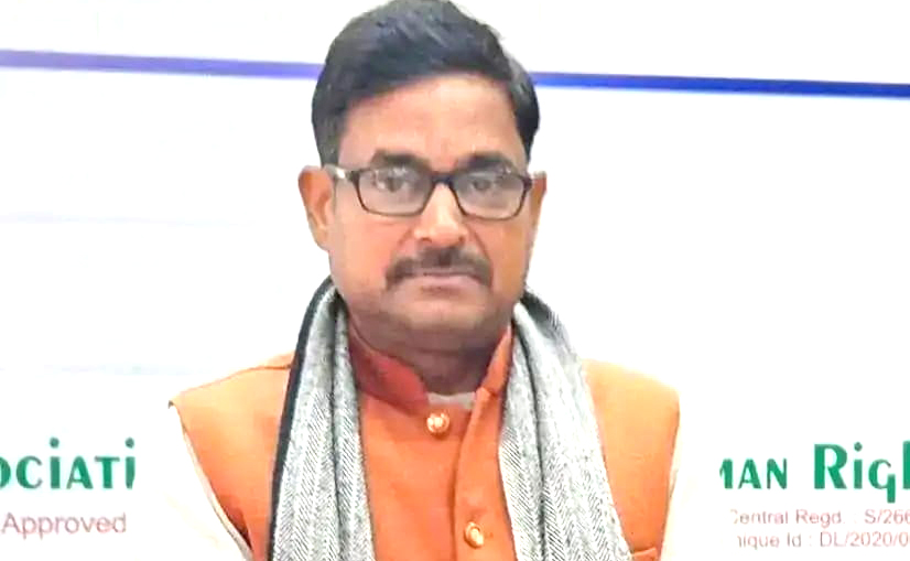 प्रवीण वार्ष्णेय ने सोशल मीडिया अकाउंट्स को आधार से लिंक करने की उठाई मांग, फर्जी अकाउंट्स पर रोक लगाने के लिए केंद्रीय मंत्री को भेजा सुझाव पत्र