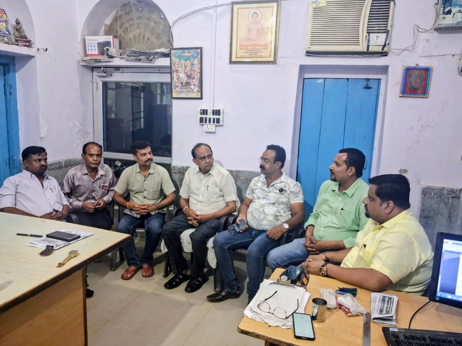 प्रेस क्लब ऑफ हाथरस का स्थापना दिवस समारोह स्थगित, युवा पत्रकार पवन कुमार गुप्ता के आकस्मिक निधन के बाद क्लब की बैठक में लिया फैसला