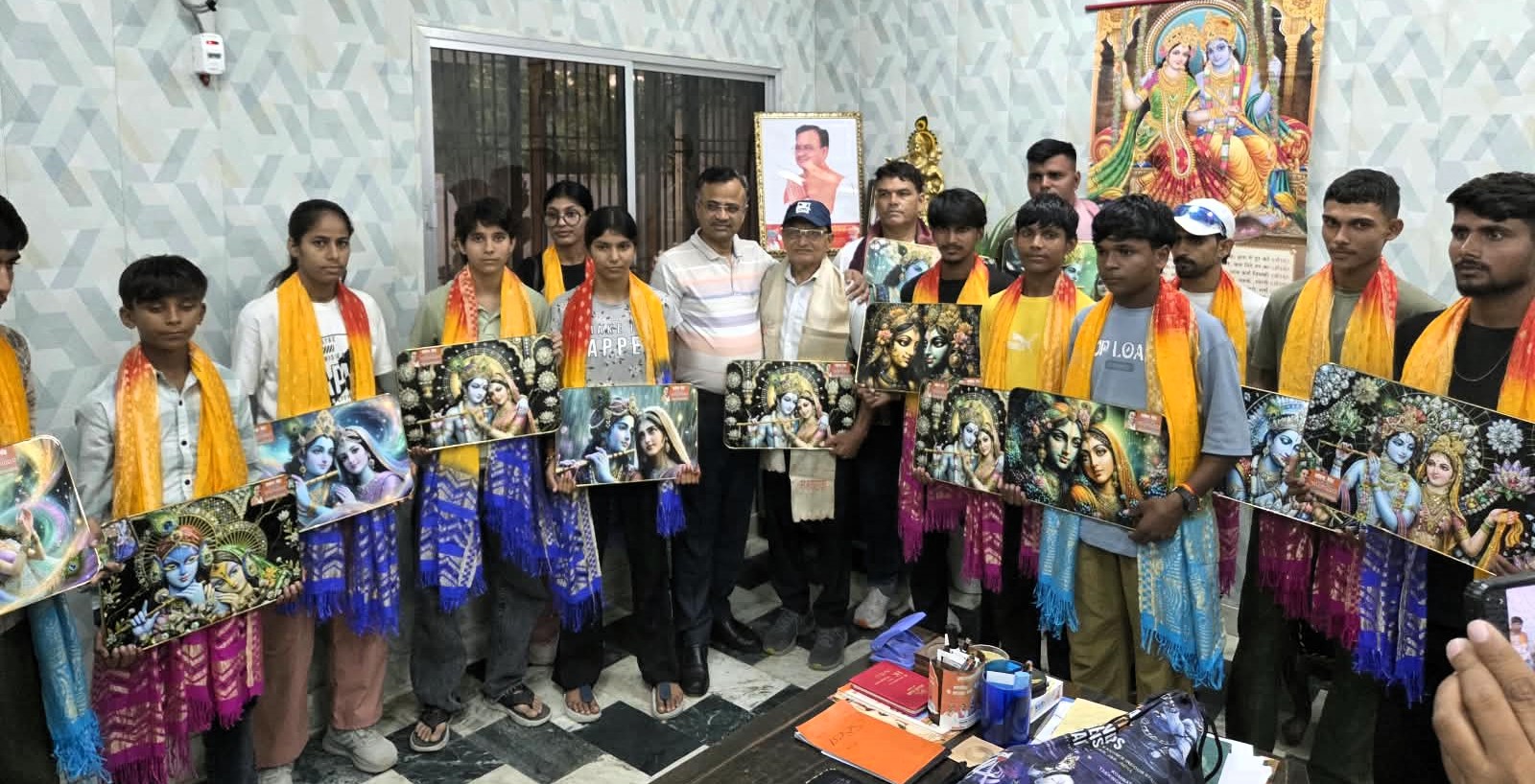 सादाबाद में समाजसेवी धर्मेंद्र गौतम ने किया खेल प्रतिभाओं का सम्मान, मिला प्रोत्साहन