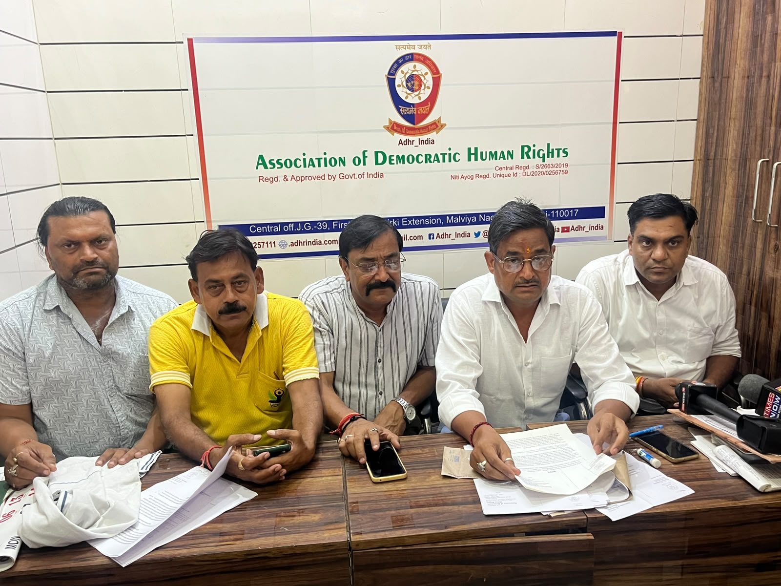 देश की संसद में कोल्ड ड्रिंक पर रोक, जनता के लिए खुली छूट, आरटीआई में खुलासे के बाद प्रवीन वार्ष्णेय ने उठाए सवाल सांसदों के लिए हानिकारक तो आम जनता के लिए क्यों नहीं?