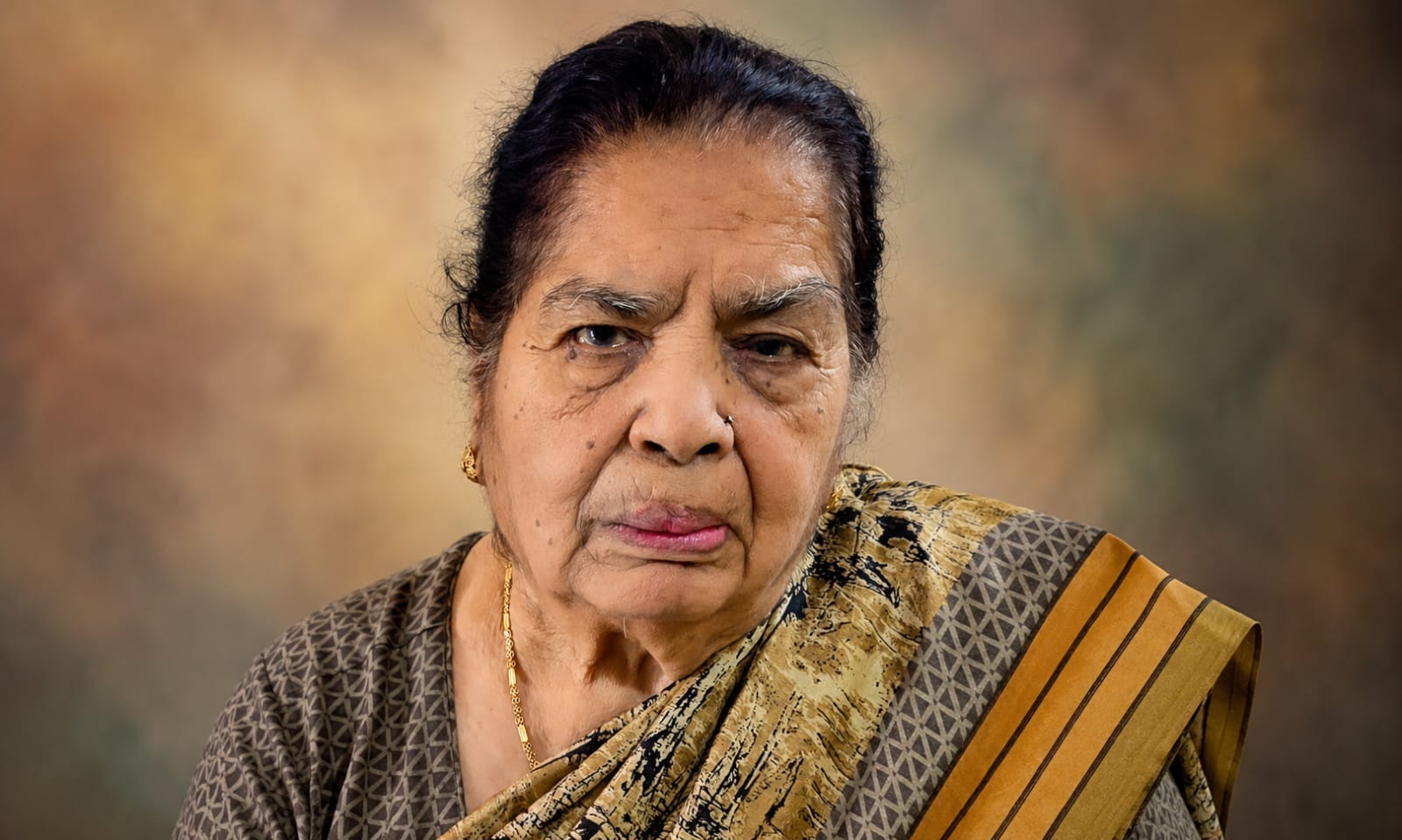 91 वर्षीय बुजुर्ग महिला की गुहार: सोलर लगवाया, फिर भी पूरा बिजली बिल भरने को मजबूर