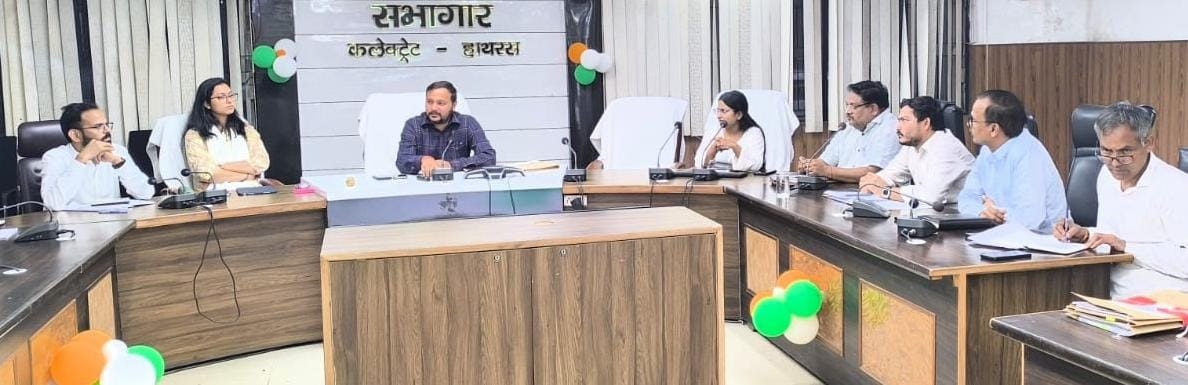 जनगणना-2027 के द्वितीय चरण की तैयारियों की समीक्षा, 1 दिसंबर से शुरू होगा कार्य ,चार्ज ऑफिसर्स को व्यापक जागरूकता और समयबद्ध कार्य के निर्देश