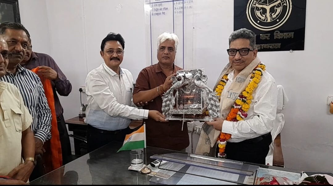 सेवानिवृत्ति पर अपर आयुक्त आर.पी. मल्ल को भावभीनी विदाई,फैम जिलाध्यक्ष सुरेश अग्रवाल ने किया सम्मानित