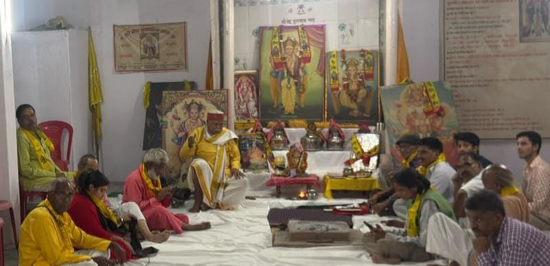 धार्मिक कवि सम्मेलन में गूंजे भक्ति और धर्म के स्वर,श्री वेद भगवान शिविर में हुआ भव्य आयोजन